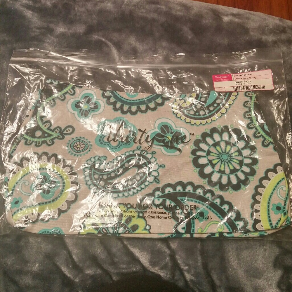 Thirty-one Suite Skirt purse cover